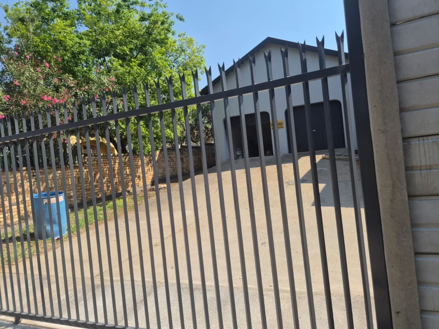 4 Bedroom Property for Sale in Geelhoutpark North West